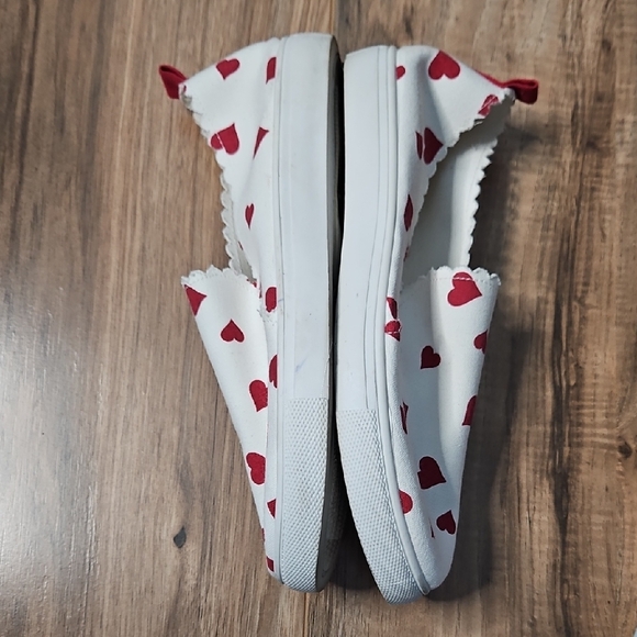 Cato Women’s White with Red Heart Pattern Slip On Loafer Flat Shoes 10M - Picture 4 of 10